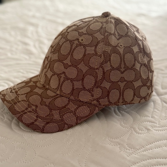 Coach Signature Hat - Picture 1 of 4